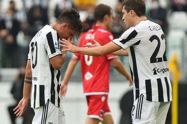 Soccer Football - Serie A - Juventus v Sampdoria - Allianz Stadium, Turin, Italy - September 26, 2021  Juventus' Federico Chiesa looks on as Paulo Dybala is substituted after sustaining an injury REUTERS / Massimo Pinca