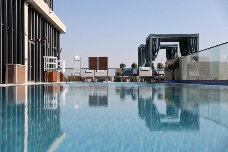 DUBAI, UNITED ARAB EMIRATES, December 6 – View of the outdoor pool area on the roof top at the Element hotel apartments in Al Jaddaf area in Dubai. (Pawan Singh / The National) For Lifestyle/Online. Story by Janice Rodrigues