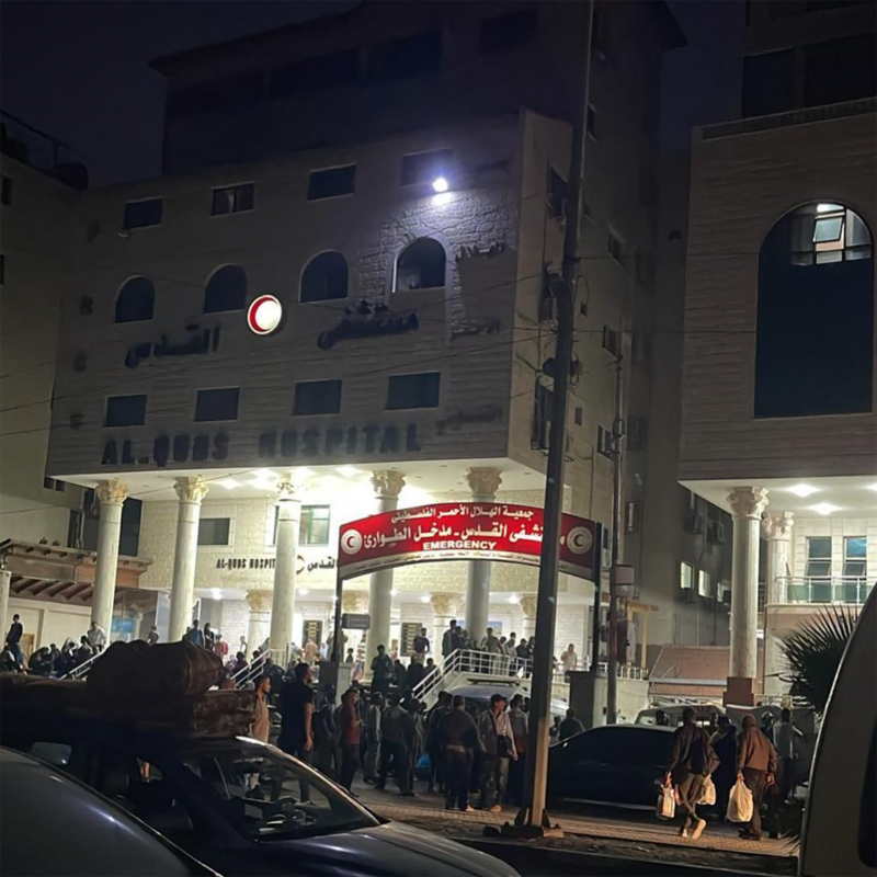 People in Al Quds hospital refused to leave despite evacuation warnings. Photo: Hind Khoudary
