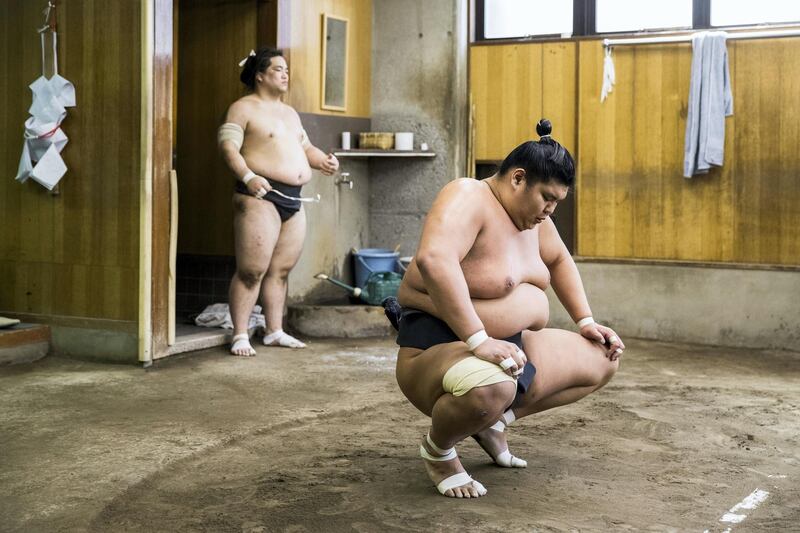 epa07080427 Sumo wrestlers of the Hakkaku stable practice during a training session in Tokyo, Japan, 13 April 2018. Hakkaku stable is a stable of sumo wrestlers which was established in September 1993 by former sumo wrestler with the highest rank yokozuna, Hokutoumi Nobuyoshi.  EPA-EFE/Peter Klaunzer  ATTENTION: This Image is part of a PHOTO SET *** Local Caption *** 54687390