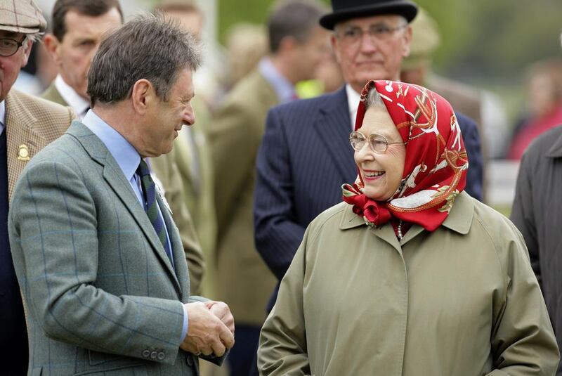 Alan Titchmarsh talks with Queen Elizabeth II. Indigo / Getty Images