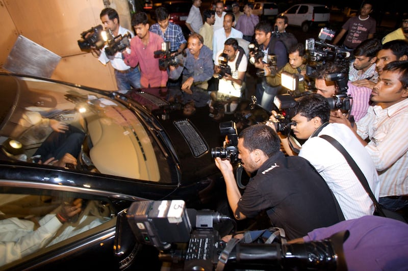 D9FN1X Paparazzi ambushing the car of a Bollywood star in Mumbai, India. Mark Henderson / Alamy Stock Photo