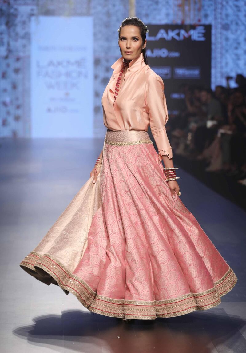 Showstopper Padma Lakshmi walks for Tarun Tahiliani at LFW SR 17. Courtesy of Tarun Tahiliani  *** Local Caption ***  al07fe-STYLE-Lakme01.jpg