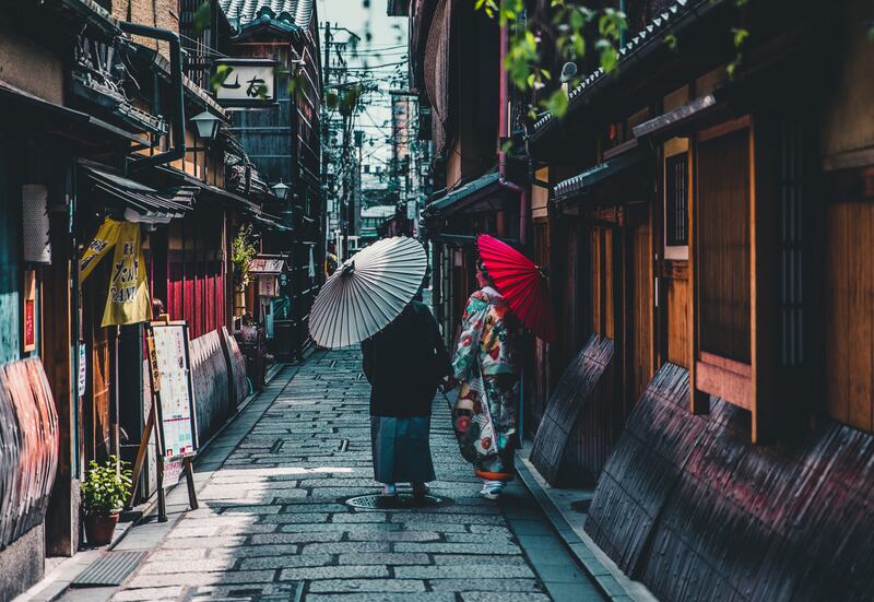 Tourists will soon be able to explore the alleyways of Kyoto, Japan, without restriction. The country's prime minister announced travel rules will change in October. Photo: Andre Benz / Unsplash