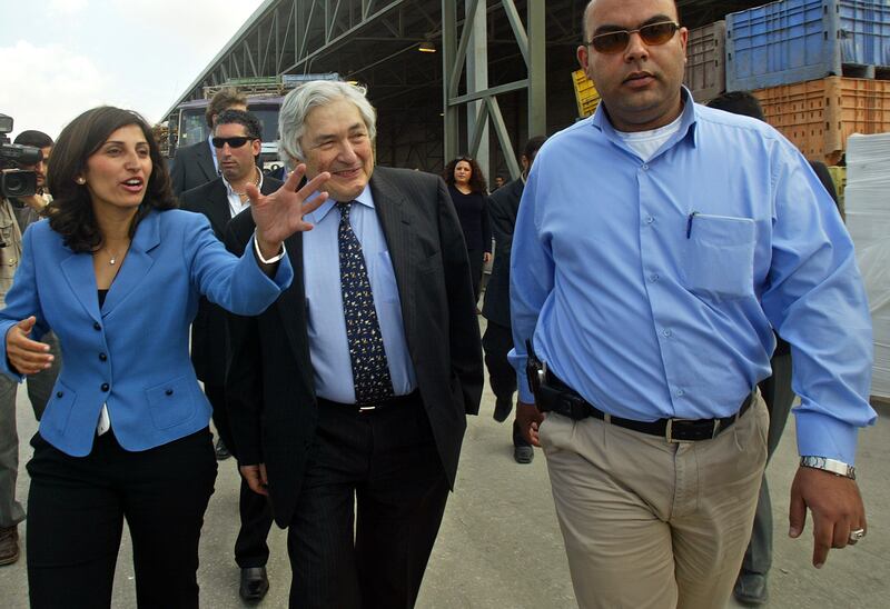 Wolfensohn visits the Karni commercial crossing into Gaza on May 3, 2005. Reuters