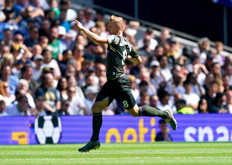 James Ward-Prowse – 6 Deployed in a more advanced role in Hasenhuttl’s new formation and the early signs were promising. Capped a lively all-round display with a brilliantly-taken opener for the visitors, but found himself and his fellow midfielders overrun thereafter. AP