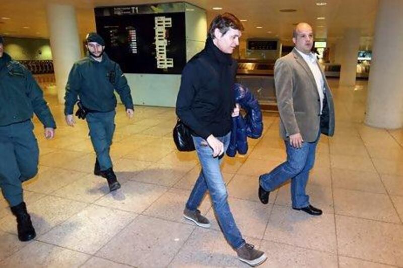 Barcelona wants Tito Vilanova, centre, back because the players appreciate his cool head and acumen.