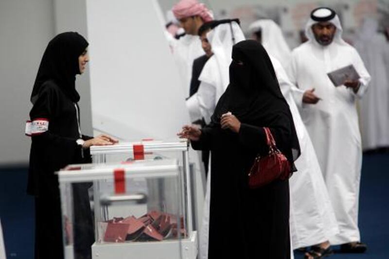 Sept 24, 2011 (Abu Dhabi) UAE Nationals gather at the Al Ain Exhibition Centre to cast their votes for the FNC elections September 24, 2011. (Sammy Dallal / The National)