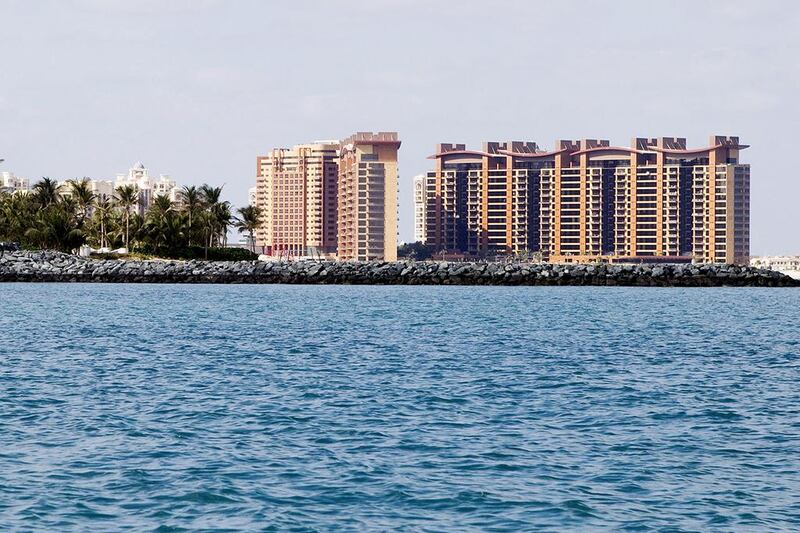 Palm Jumeirah apartments: Q1 2015 no change. Q1 2014-Q1 2015 up 16%. Studio: Dh85-115,000. 1BR: Dh125-175,000. 2BR: Dh150-255,000. 3BR: Dh190-380,000. Sarah Dea / The National