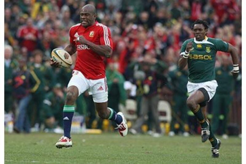 Ugo Monye sprints clear of the South Africa defence for a thrilling breakaway try on Saturday.