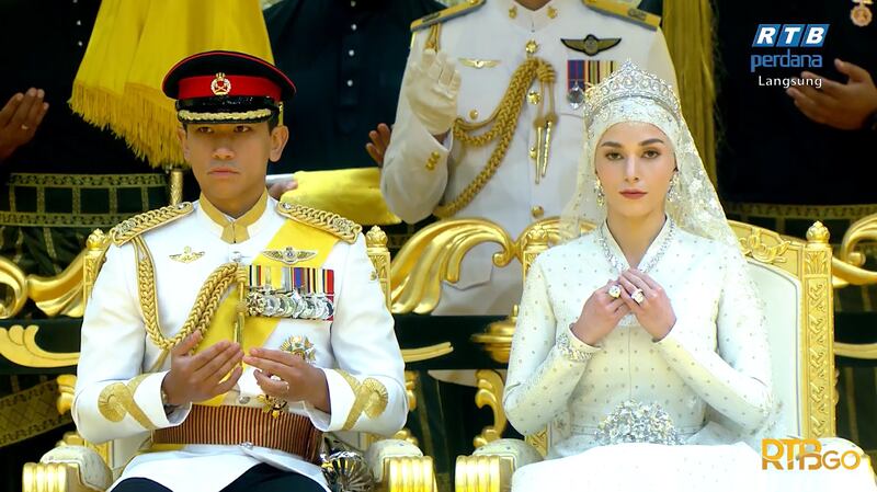 Prince Abdul Mateen and Yang Mulia Anisha Rosnah during their wedding ceremony. Photo: RTB Go