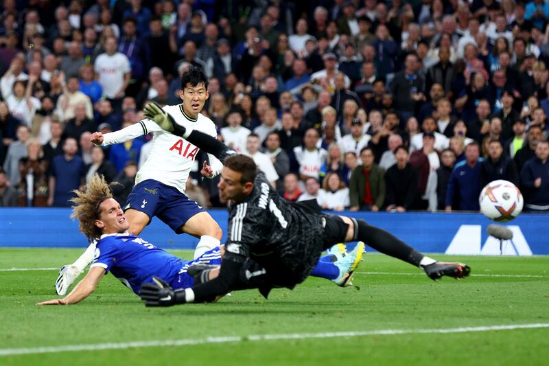 Tottenham Hotspur 6 (Kane 8', Dier 21', Bentancur 47', Son Heung-min 73', 84', 86') Leicester City 2 (Tielemans pen 6', Maddison 41'): Substitute Son Heung-min bagged a 13-minute hat-trick as woeful Leicester produced another defensive horror show and fell to a sixth straight defeat. "I understand the game, I understand football," said Foxes manager Brendan Rodgers. "Today the scoreline didn't reflect the game, but the bottom line is we have had a heavy defeat and we should have been better." Getty