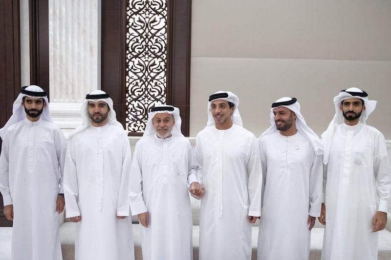 ABU DHABI, UNITED ARAB EMIRATES - May 28, 2019: HH Sheikh Mohamed bin Hamad bin Tahnoon Al Nahyan (2nd R), HH Sheikh Mansour bin Zayed Al Nahyan, UAE Deputy Prime Minister and Minister of Presidential Affairs (3rd R) and Ahmed Mandi (4th R) attend an iftar reception at Al Bateen Palace.

( Hamad Al Mansouri for the Ministry of Presidential Affairs )
---