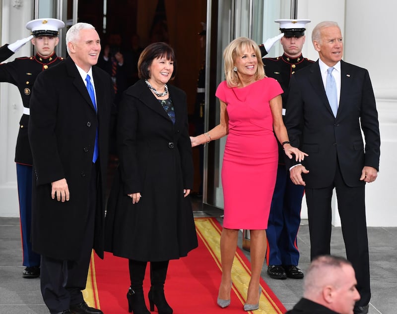 epa05735102 US Vice President Joe Biden (R) and Dr. Jill Biden pose with US Vice President-elect Mike Pence and wife Karen at the White House before the inauguration in Washington, DC, USA, 20 January 2017. Trump won the 08 November 2016 election to become the next US President.  EPA/KEVIN DIETSCH / POOL