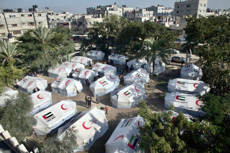 The operation included the distribution of 500 parcels in the Al Tanour neighbourhood, 500 parcels in Al Nasr, in addition to 500 other parcels in the Khirbat Al Adas neighbourhood, while 179 parcels were distributed in the field hospital area