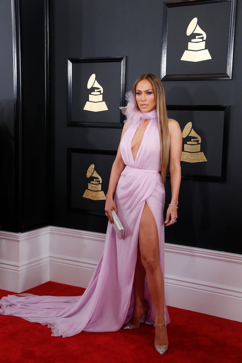 epa05789861 Jennifer Lopez arrives for the 59th annual Grammy Awards ceremony at the Staples Center in Los Angeles, California, USA, 12 February 2017.  EPA/PAUL BUCK