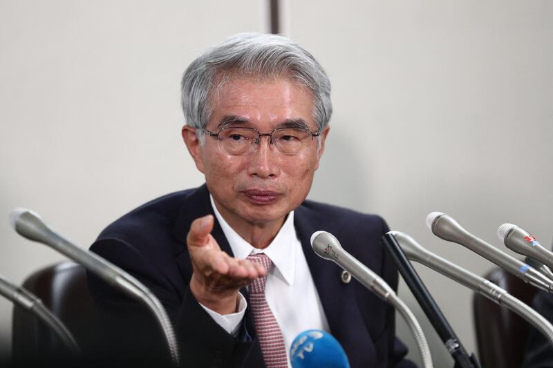 Junichiro Hironaka, lawyer for former Nissan chief Carlos Ghosn, attends a press conference after a court hearing in Tokyo on October 24, 2019. - Ex-Nissan chief Carlos Ghosn on October 24 urged a Tokyo court to dismiss the case against him, accusing Japanese prosecutors of a "pervasive pattern of illegal misconduct". (Photo by Behrouz MEHRI / AFP)