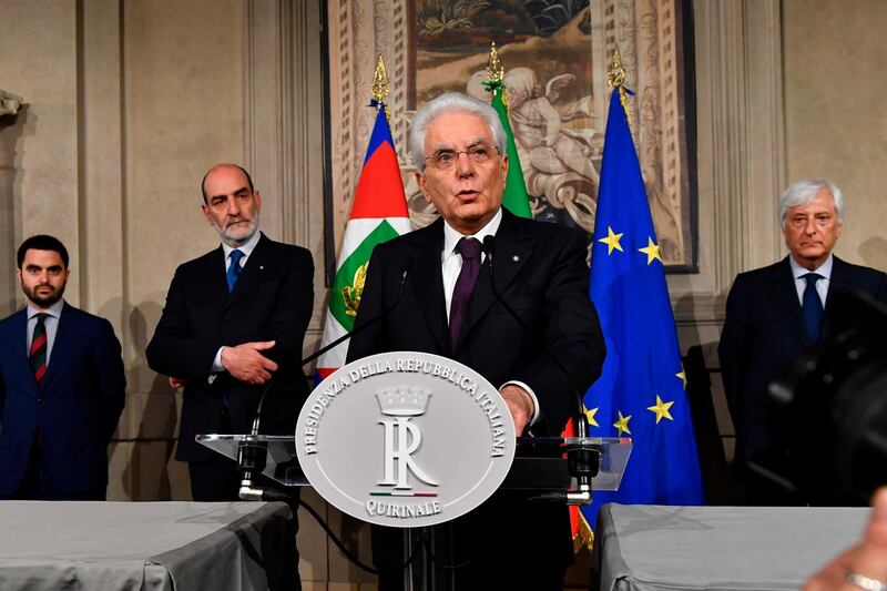 TOPSHOT - Italy's President Sergio Mattarella addresses journalists after a meeting with Italy's prime ministerial candidate Giuseppe Conte on May 27, 2018 at the Quirinale presidential palace in Rome. Italy's prime ministerial candidate Giuseppe Conte gave up his mandate to form a government after talks with the president over his cabinet collapsed. "I have given up my mandate to form the government of change. I thank the president of the republic for having given me the mandate on May 23. I thank the two political forces Luigi Di Miao for the Five Star and Matteo Salvini from the League for having put me up as a candidate," said Conte to reporters after leaving a failed summit with president Sergio Mattarella today. / AFP / Vincenzo PINTO
