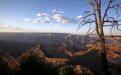 The sun sets at Grand Canyon National Park in northern Arizona, April 14, 2015. Picture taken April 14.  REUTERS/Jim Urquhart