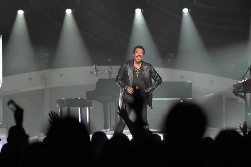 NEW YORK, NY - SEPTEMBER 24: Musician Lionel Richie performs at the Barclays Center on September 24, 2013 in New York City.   Andrew H. Walker/Getty Images/AFP