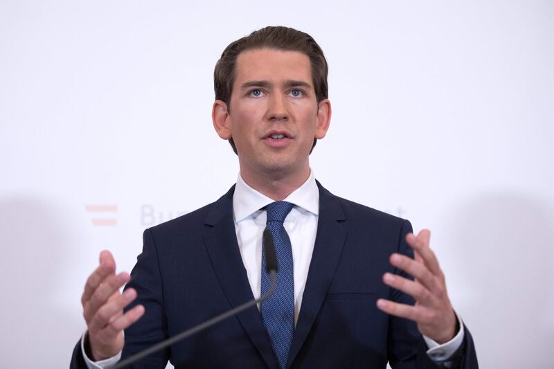 Austrian Chancellor Sebastian Kurz delivers a press statement in Vienna on May 18, 2019.  Kurz  announced fresh elections after explosive revelations from a hidden camera sting forced his deputy, far-right leader Heinz-Christian Strache, to resign, bringing an end to his coalition. / AFP / ALEX HALADA
