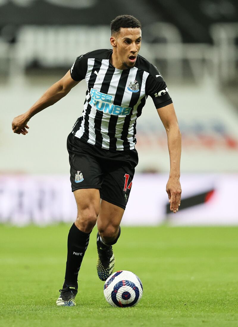 NEWCASTLE UPON TYNE, ENGLAND - MARCH 12: Isaac Hayden of Newcastle United on the ball during the Premier League match between Newcastle United and Aston Villa at St. James Park on March 12, 2021 in Newcastle upon Tyne, England. Sporting stadiums around the UK remain under strict restrictions due to the Coronavirus Pandemic as Government social distancing laws prohibit fans inside venues resulting in games being played behind closed doors. (Photo by Clive Brunskill/Getty Images)