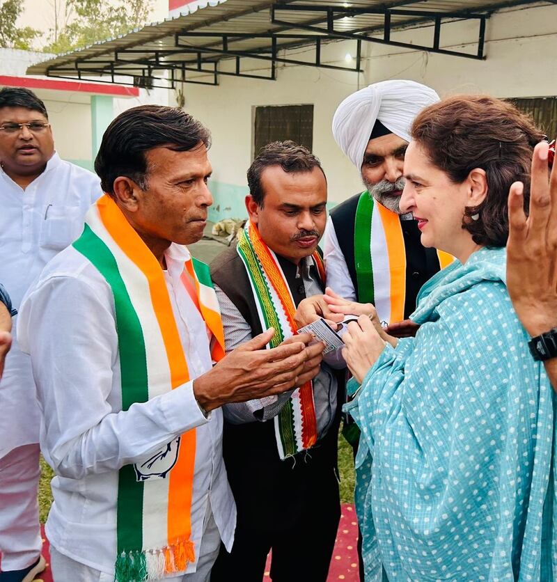KTA Muneer, a Congress supporter from Saudi Arabia (middle), meets Congress politician Priyanka Gandhi on travelling to Kerala and Uttar Pradesh to campaign for the Congress-led United Democratic Front alliance. Photo: KTA Muneer