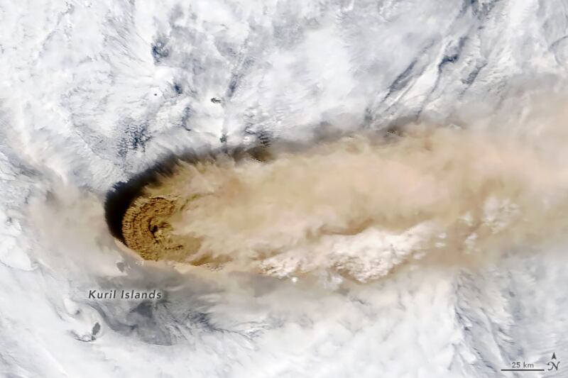 3.	Another image of the Raikoke eruption was captured on the same morning by the Suomi NPP satellite. Photo: Nasa Earth Observatory