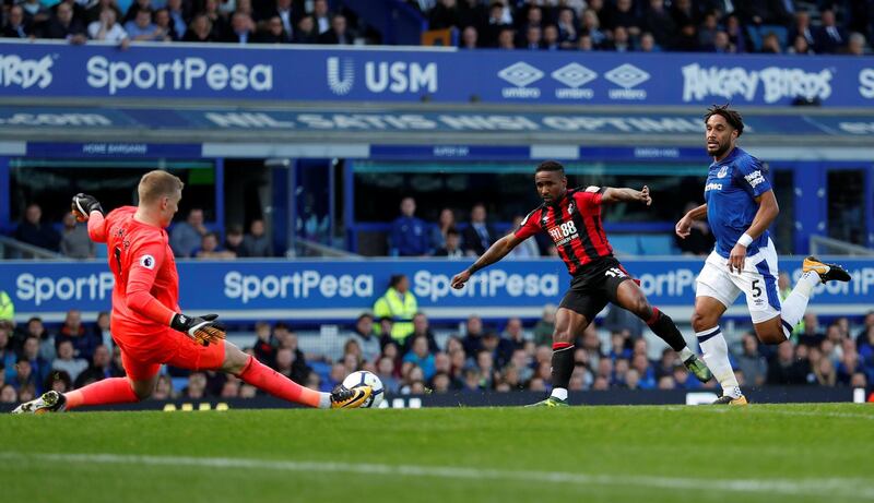 Soccer Football - Premier League - Everton vs AFC Bournemouth - Goodison Park, Liverpool, Britain - September 23, 2017   Bournemouth's Jermain Defoe misses a chance to score   Action Images via Reuters/Andrew Boyers    EDITORIAL USE ONLY. No use with unauthorized audio, video, data, fixture lists, club/league logos or "live" services. Online in-match use limited to 75 images, no video emulation. No use in betting, games or single club/league/player publications. Please contact your account representative for further details.