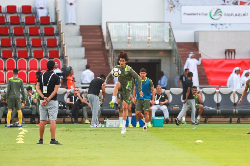 Abu Dhabi, UAE.  May 3, 2018.   President's Cup Final, Al Ain FC VS. Al Wasl.  The Al Wasl team warming up before the match.  Ali Hassan Salmin of Al Ain jugles the ball.
Victor Besa / The National
Sports
Reporter: John McAuley