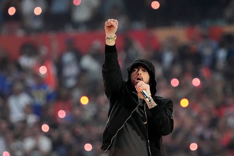 Eminem performed a few of his hits, including 'Forgot About Dre' with Anderson .Paak playing the drums. AP