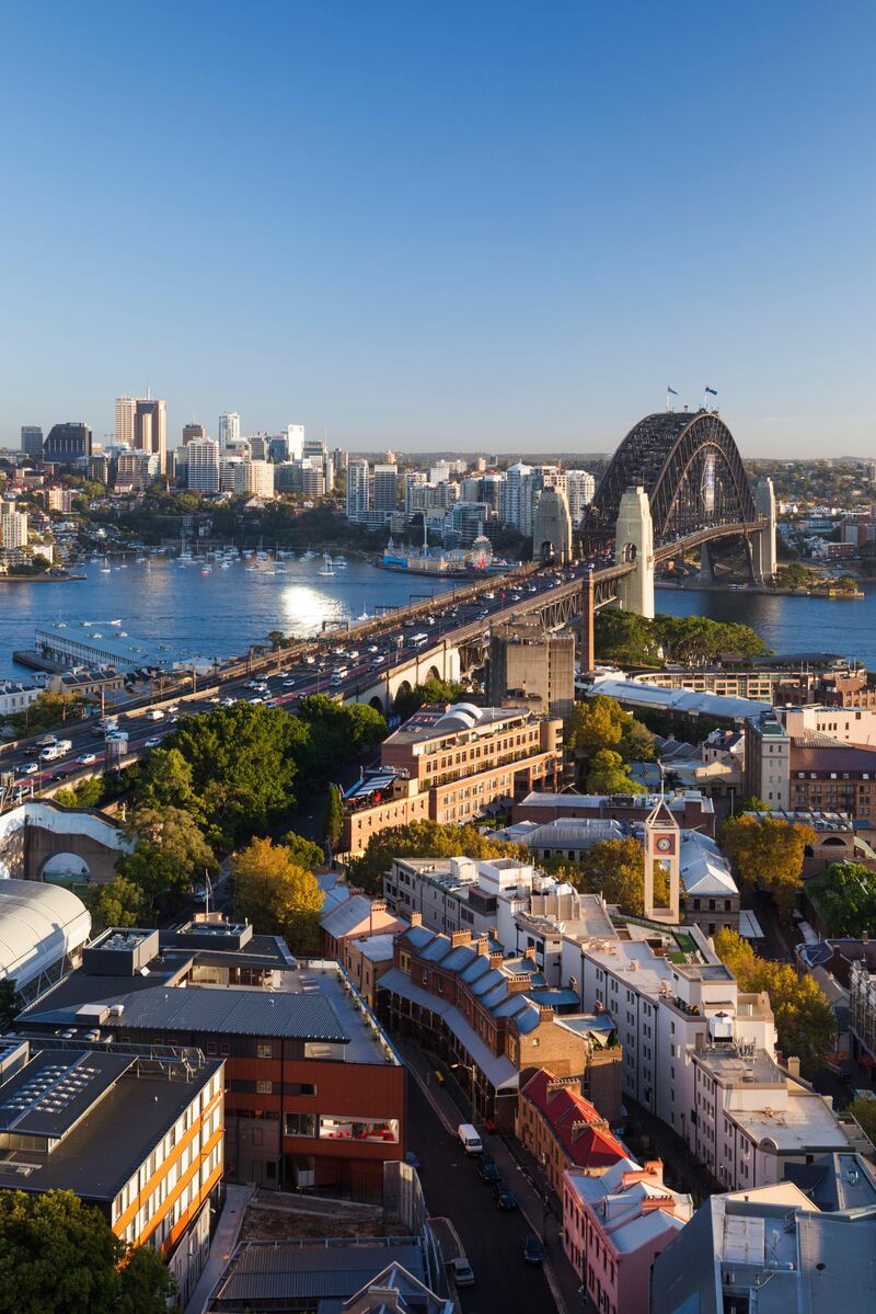 JKCP9Y Australia, New South Wales, NSW, Sydney, Sydney Harbour Bridge, elevated view, dawn. mauritius images GmbH / Alamy Stock Photo