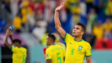 Brazil's Casemiro celebrates his team victory at the end of the World Cup group G soccer match between Brazil and Switzerland, at the Stadium 974 in Doha, Qatar, Monday, Nov.  28, 2022.  (AP Photo / Andre Penner)