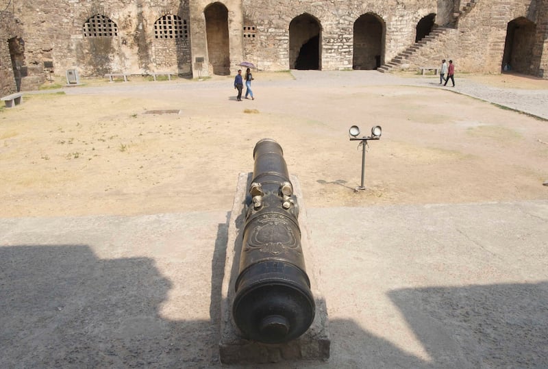 The fort still has cannons