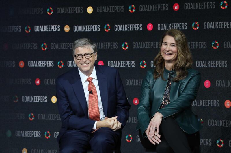 Bill Gates and his wife Melinda Gates introduce the Goalkeepers event at the Lincoln Center on September 26, 2018, in New York. / AFP / Ludovic MARIN
