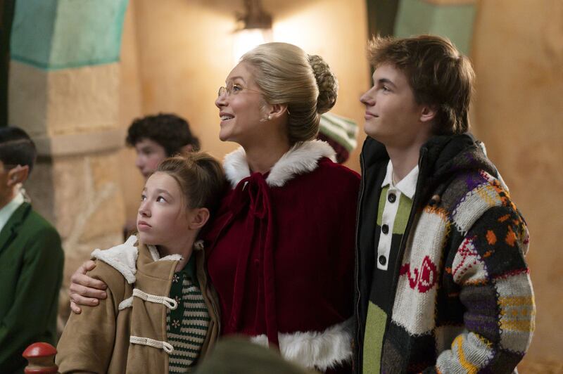 Mrs Claus with the couple’s two children, Cal (Austin Kane) and Sandra (played by Tim Allen’s daughter Elizabeth Allen-Dick)