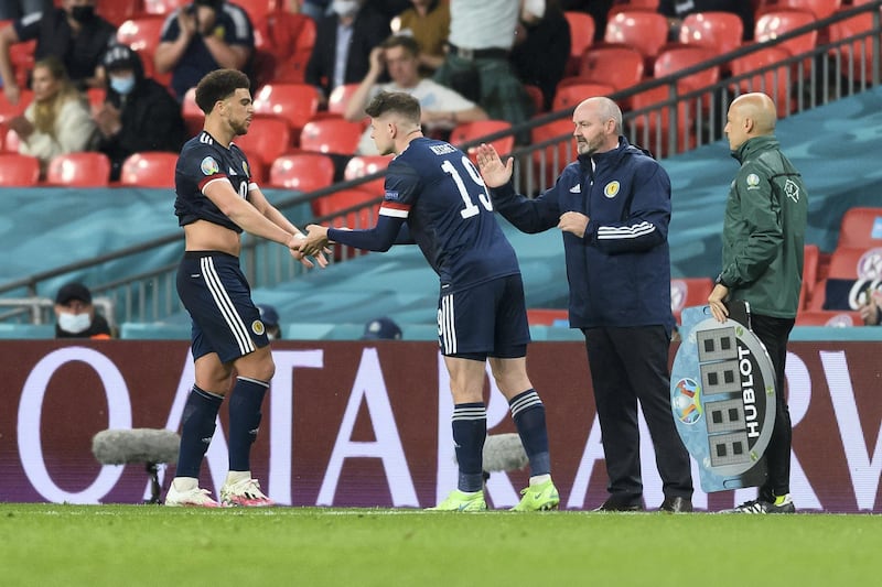 LONDON, ENGLAND - JUNE 18: (BILD ZEITUNG OUT) Che Adams of Scotland and Kevin Nisbet of Scotland substitutes during the UEFA Euro 2020 Championship Group D match between England and Scotland at Wembley Stadium on June 18, 2021 in London, United Kingdom. (Photo by Vincent Mignott/DeFodi Images via Getty Images)
