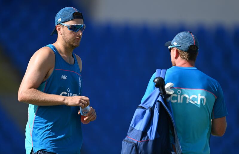 Ollie Robinson speaks with coach Paul Collingwood. Getty