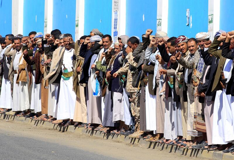 epa07151220 Supporters of Houthi rebels take part in a gathering to collect food aid and mobilize more fighters into Hodeidah battlefronts, in Sana'a, Yemen, 08 November 2018. According to reports, supporters of Houthi rebels have delivered food supplies and more fighters to support Houthi militias and allied troops fighting Saudi-backed Yemeni government forces in the key port city of Hodeidah, a week after the government forces with the support of the Saudi-led military coalition intensified their attack against the Houthis-controlled port city which the government have been seeking to recapture since June 2018.  EPA/YAHYA ARHAB