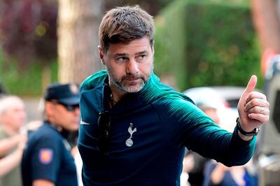Tottenham Hotspur's Argentinian coach Mauricio Pochettino gives a thumbs-up upon his arrival to the team's hotel in Madrid on May 29, 2019. Liverpool and Tottenham Hotspur will face off in an all-English UEFA Champions League final in Madrid on June 1, 2019. / AFP / JAVIER SORIANO
