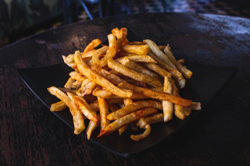 Scientists assessed the effects of acrylamide, a harmful chemical produced when carbohydrates are fried, on mental health. Photo: Louis Hansel / Unsplash