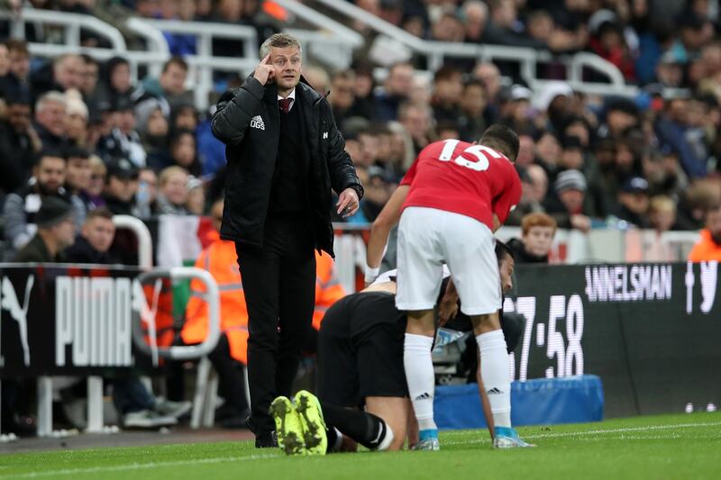 Manchester United manager Ole Gunnar Solskjaer gives out instructions from the touchline. Getty Images