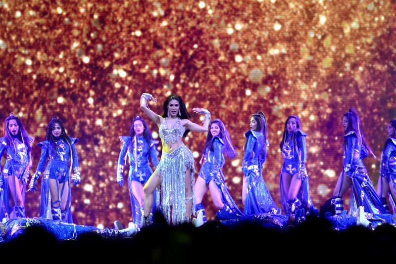 Jacqueline Fernandez took made an impressive entrance with the song Paani Paani. She continued with the thumping beats of Show Me the Thumka