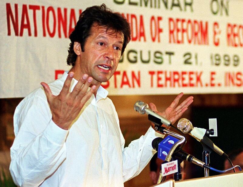 Imran Khan, cricketer turned politician, announces his party agenda for reforms and reconstruction in a seminar in Islamabad, 21 August 1999.  Imran highly criticised Prime Minister Nawaz Sharif's governmental polices especially on Kashmir and demanded his ouster.  Khan formed his political party named as Pakistan Tehreek-e-Insaf (Movement for Justice) after his retirement from cricket.      AFP PHOTO/Saeed KHAN / AFP PHOTO / SAEED KHAN