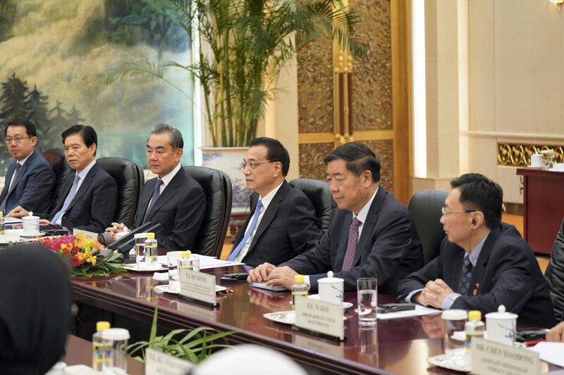 BEIJING, CHINA - July 22, 2019: HH Sheikh Mohamed bin Zayed Al Nahyan, Crown Prince of Abu Dhabi and Deputy Supreme Commander of the UAE Armed Forces (not shown), meets with HE Li Keqiang, Premier of the State Council of China (3rd R), at the Great Hall of the People.

( Rashed Al Mansoori / Ministry of Presidential Affairs )
---