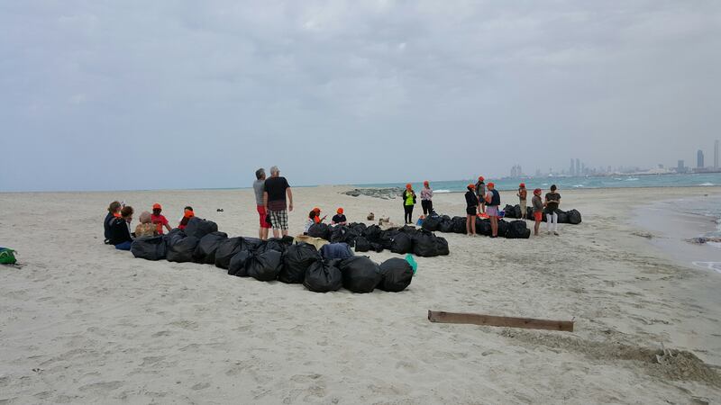 Every year the Netherlands embassy in Abu Dhabi, together with the Consulate General in Dubai, organises a teambuilding event. This was a beach clean-up in which 100 bags of rubbish were filled. Photo: Embassy of the Netherlands in Abu Dhabi