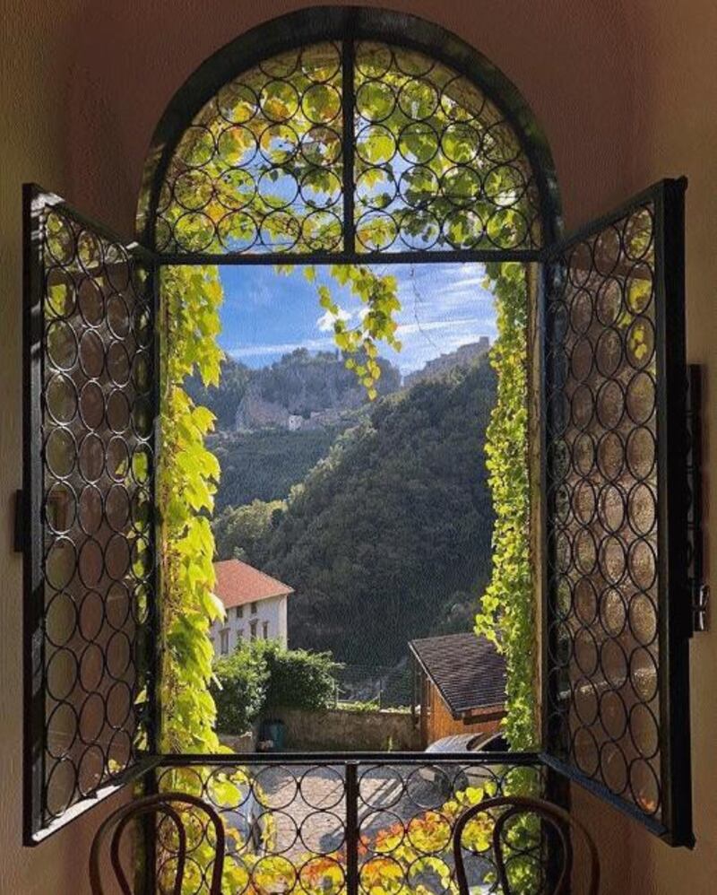 2) ITALY: The view from Villa Shagrila by @jugglesatparties collected 90,000 likes. Rates start from  Dh190 per night.