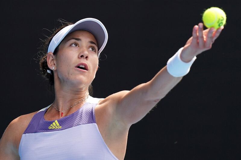 epa08169129 Garbine Muguruza of Spain in action against Kiki Bertens of the Netherlands during a fourth round match on day eight of the Australian Open tennis tournament at Melbourne Park in Melbourne, Australia, 27 January 2020.  EPA/DAVE HUNT AUSTRALIA AND NEW ZEALAND OUT  EDITORIAL USE ONLY