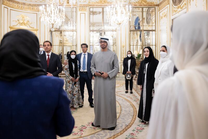 Sheikh Mohamed speaks to Emirati students and doctors.