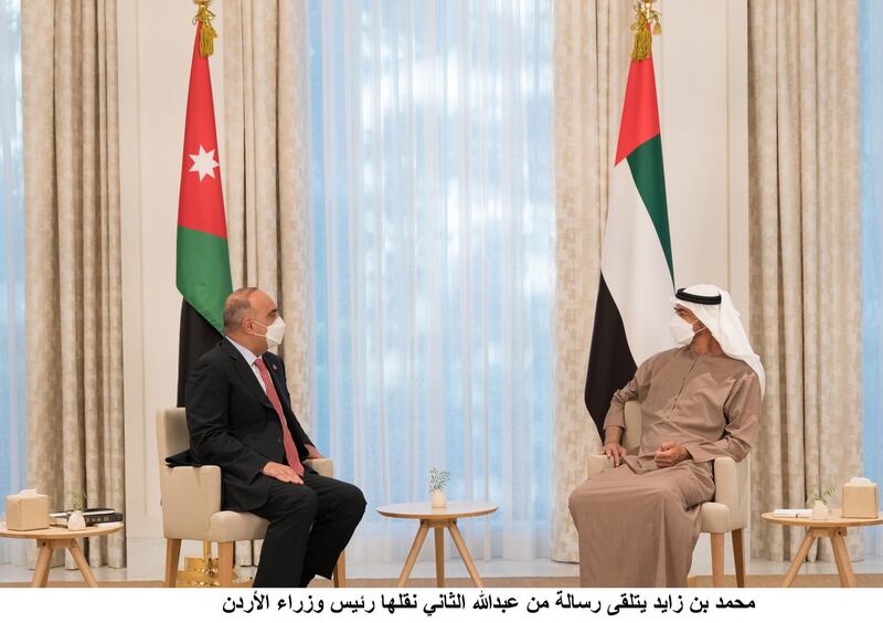 ABU DHABI, UNITED ARAB EMIRATES - May 10, 2021: HH Sheikh Mohamed bin Zayed Al Nahyan, Crown Prince of Abu Dhabi and Deputy Supreme Commander of the UAE Armed Forces (R), meets with HE Bisher Al-Khasawneh (L), at Al Shati Palace. 


( Hamad Al Kaabi / Ministry of Presidential Affairs )​
---